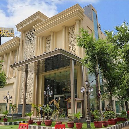 Hotel The Grand Parisian Delhi  Esterno foto