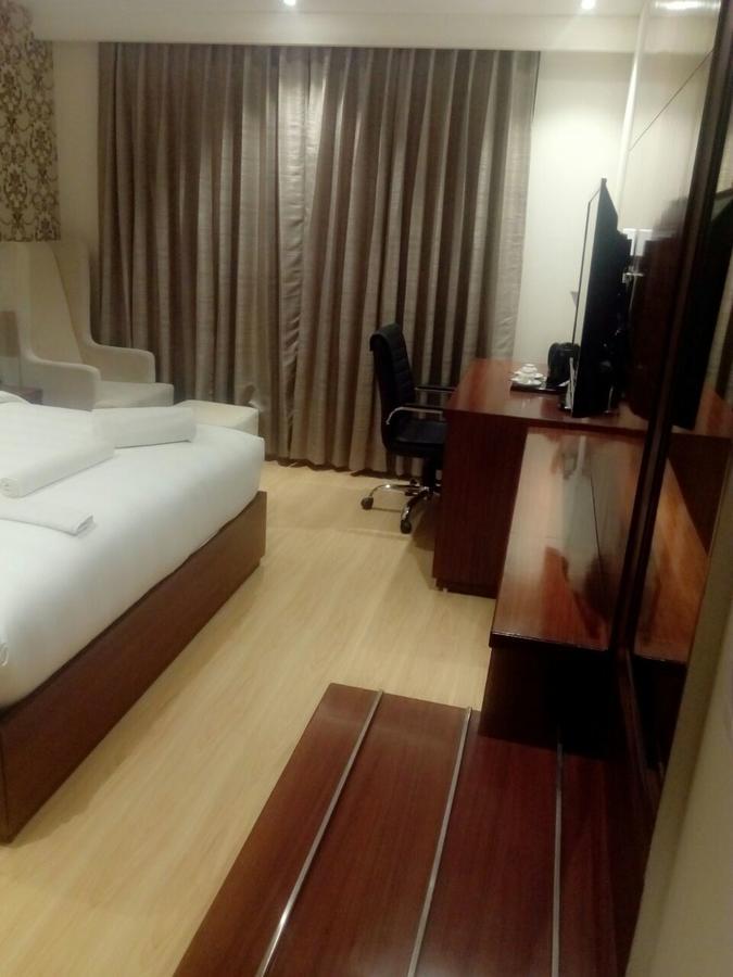 Hotel The Grand Parisian Delhi  Esterno foto