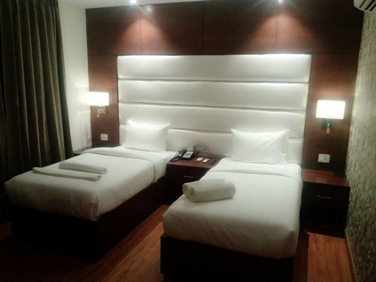 Hotel The Grand Parisian Delhi  Esterno foto