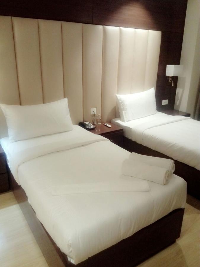 Hotel The Grand Parisian Delhi  Esterno foto