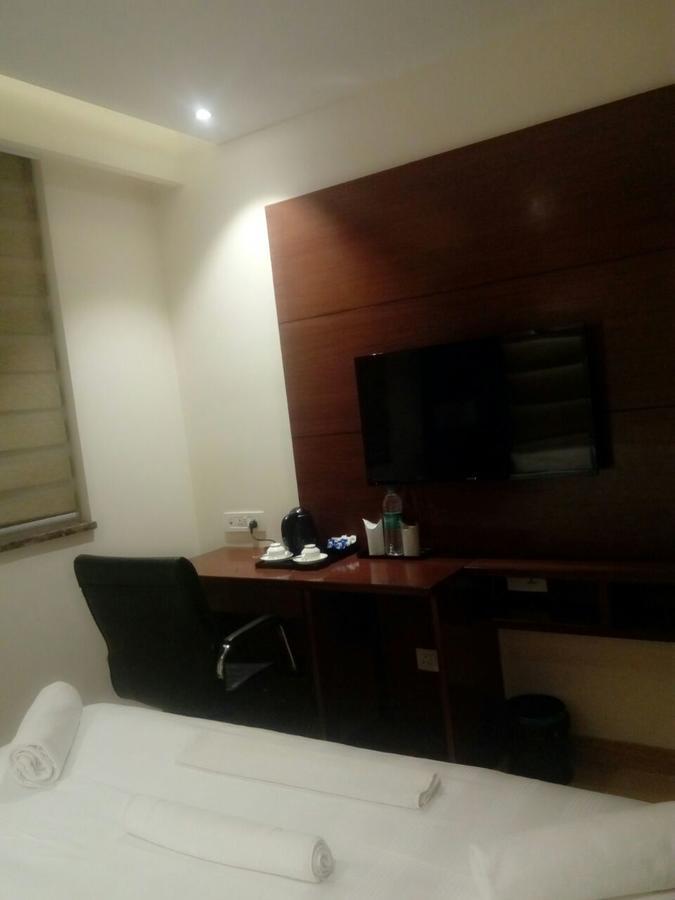 Hotel The Grand Parisian Delhi  Esterno foto