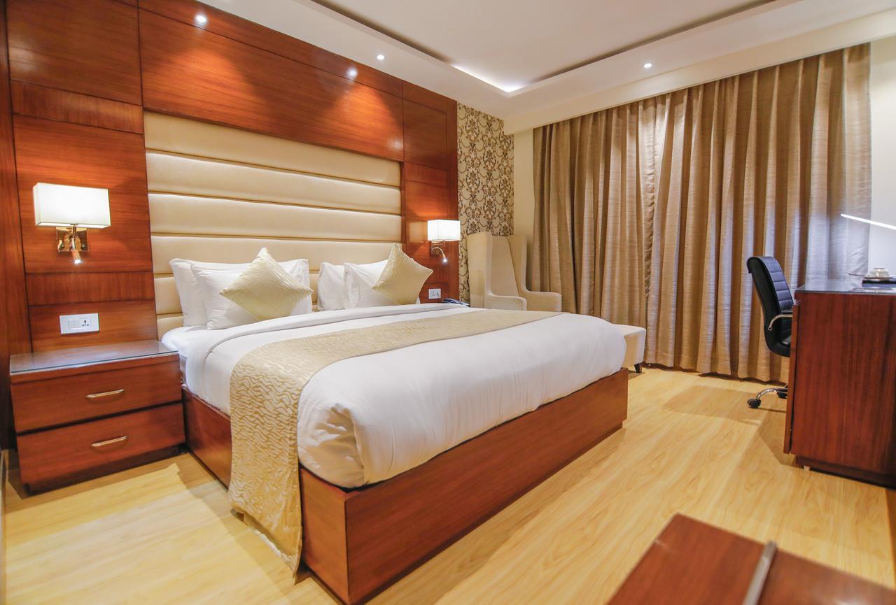 Hotel The Grand Parisian Delhi  Esterno foto