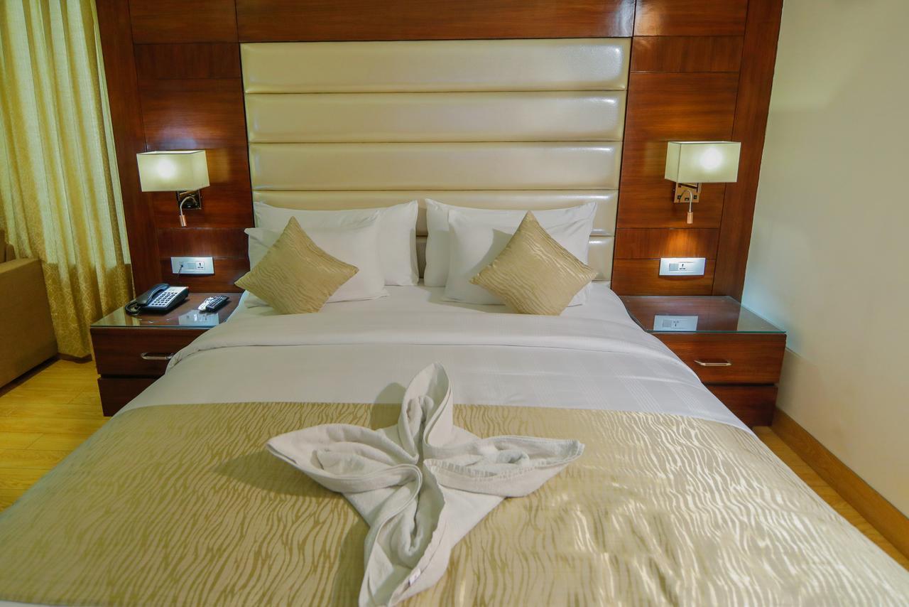 Hotel The Grand Parisian Delhi  Esterno foto