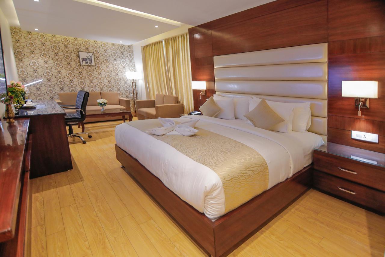 Hotel The Grand Parisian Delhi  Esterno foto